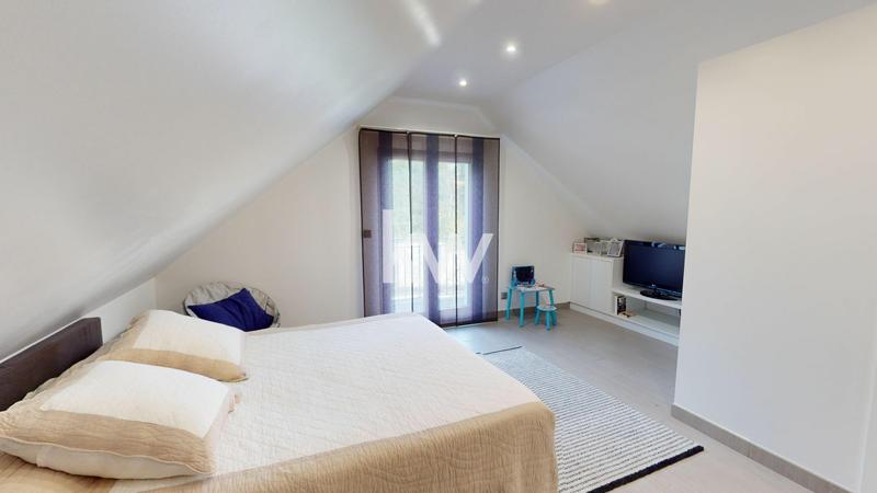 Maison - 309 m² - 10 pièces