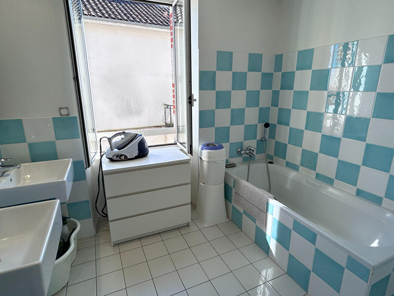 Maison de village - 257 m² - 7 pièces