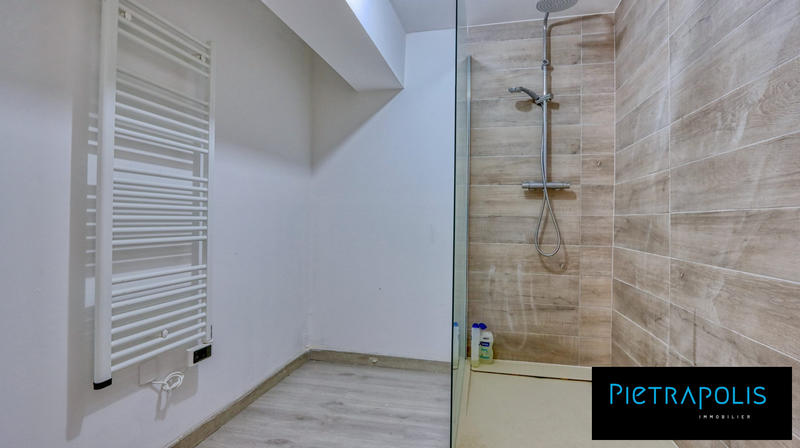 Appartement - 82 m² - 5 pièces