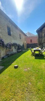 Corps de ferme - 210 m² - 10 pièces