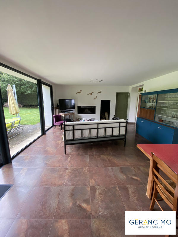 Maison - 216 m² - 8 pièces