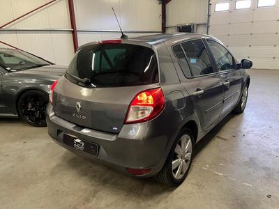 Renault Clio III 1.6 i 110 cv Boîte auto / Exception