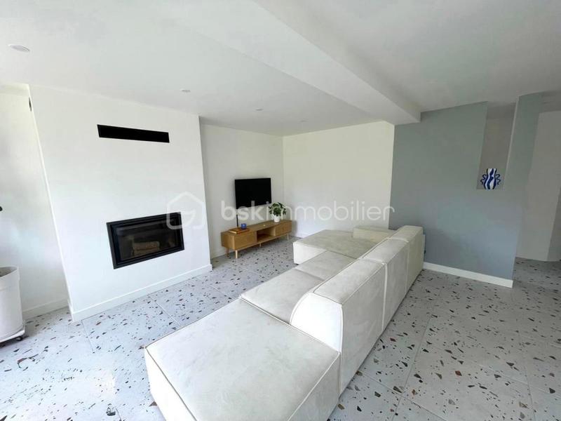 Maison - 159 m² - 6 pièces