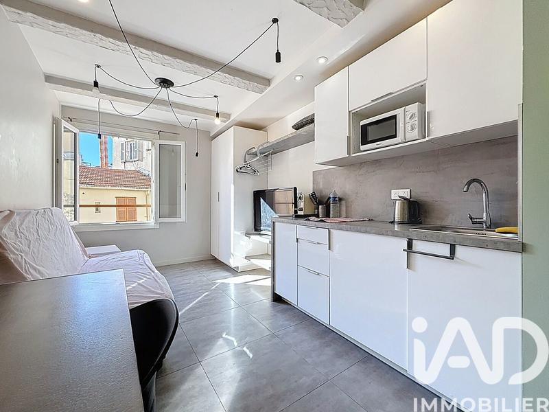 Maison - 180 m² - 8 pièces