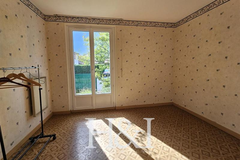 Propriété - 104 m² - 6 pièces