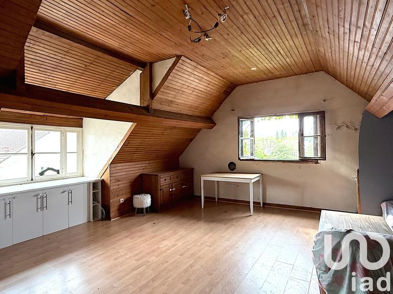 Maison - 180 m² - 8 pièces