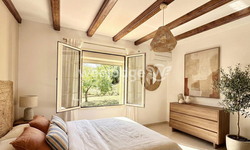 Maison traditionnelle - 225 m² - 9 pièces