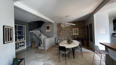 Maison - 215 m² - 5 pièces