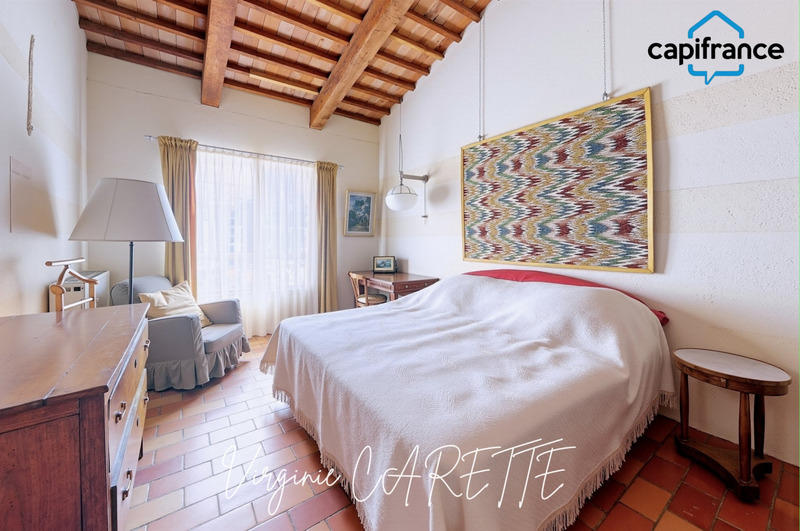 Maison - 317 m² - 9 pièces