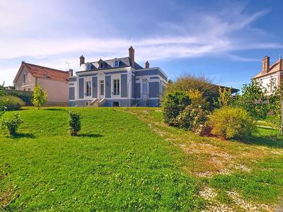 Propriété - 225 m² - 6 pièces