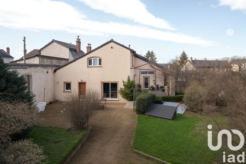 Maison de maîtres - 232 m² - 11 pièces