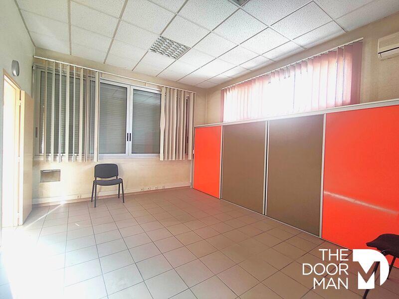 Local commercial - 170 m² - 4 pièces