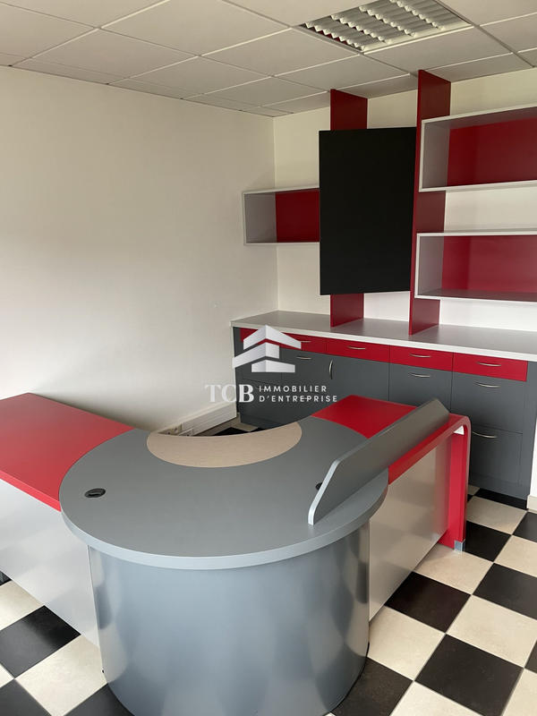 Local d'activités - 688 m²