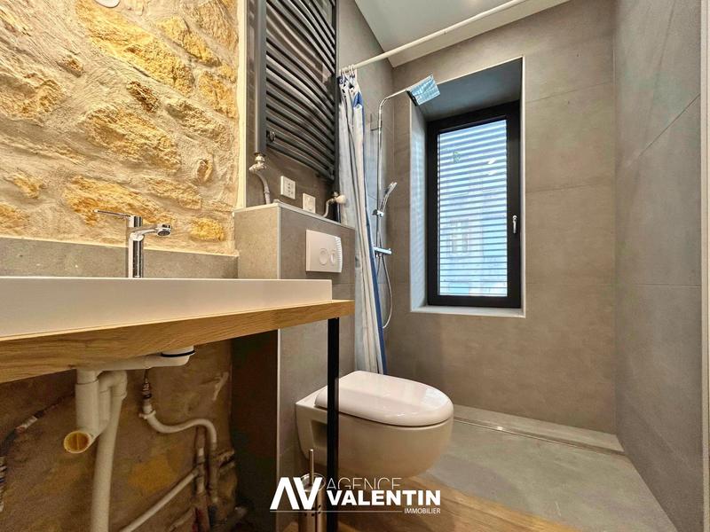 Maison - 221 m² - 9 pièces