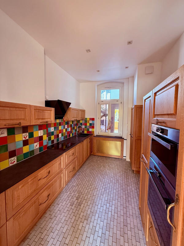 Appartement - 180 m² - 6 pièces