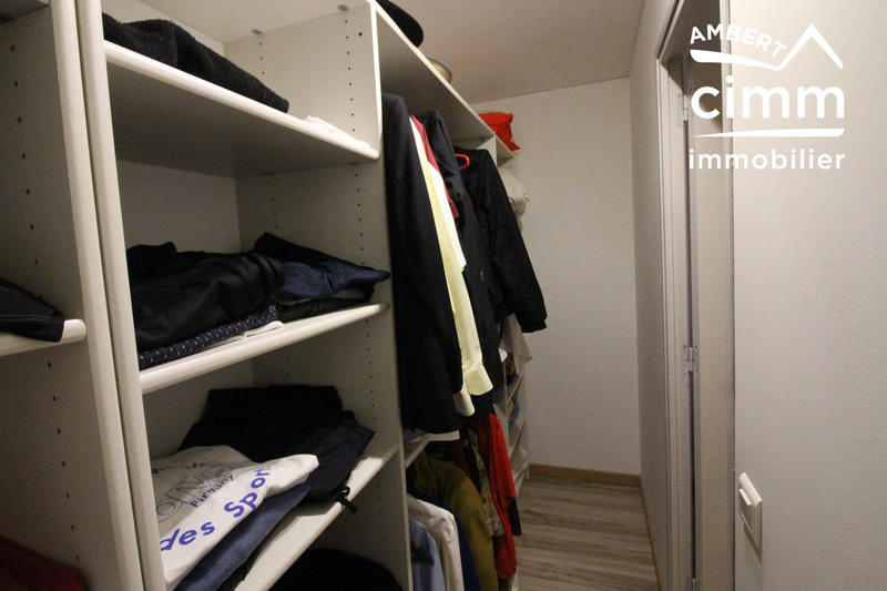 Maison - 275 m² - 12 pièces