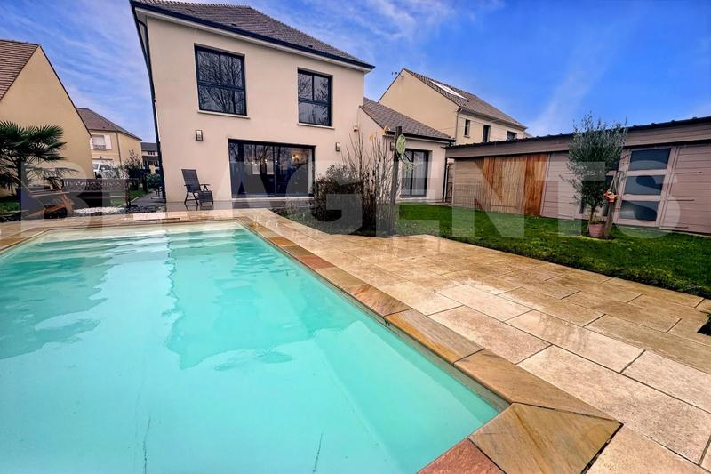 Maison traditionnelle - 178 m² - 6 pièces