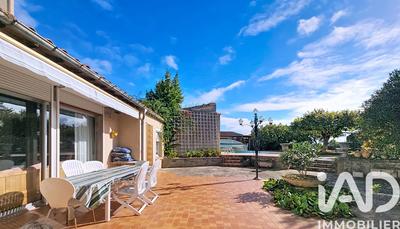 Maison - 228 m² - 8 pièces