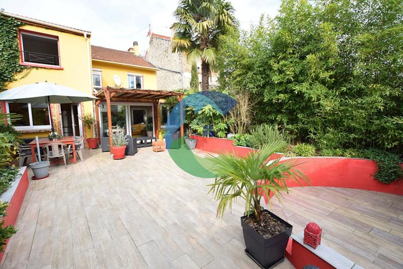 Maison - 170 m² - 7 pièces