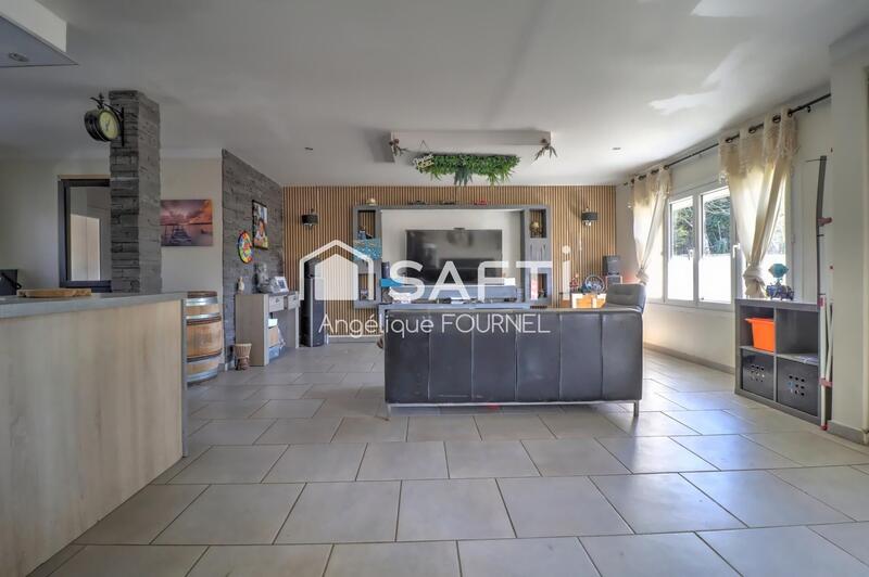 Maison - 98 m² - 5 pièces