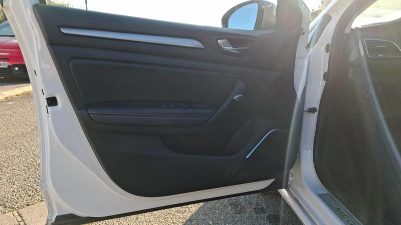 Renault Mégane 1.5 Blue dCi 115 Edc7 Intens - Automatique