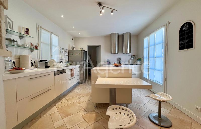 Maison - 204 m² - 5 pièces