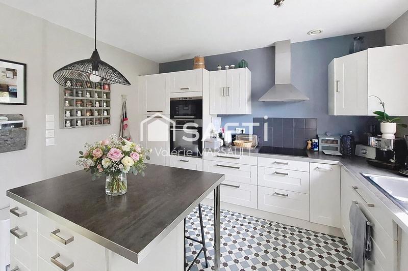 Maison - 180 m² - 7 pièces