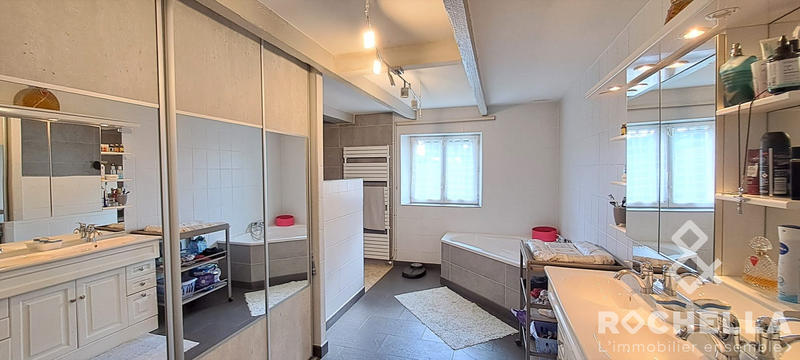 Maison ancienne - 470 m² - 8 pièces