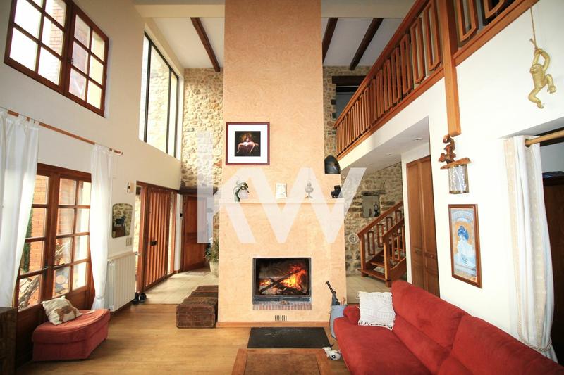 Maison - 230 m² - 6 pièces