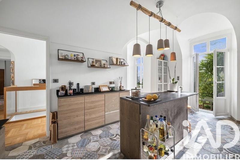 Appartement - 143 m² - 5 pièces