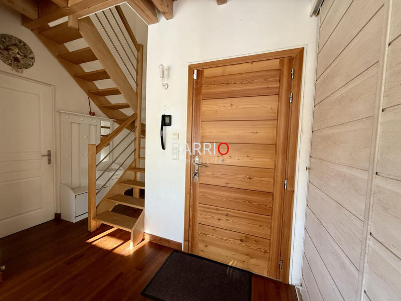 Maison traditionnelle - 181 m² - 6 pièces