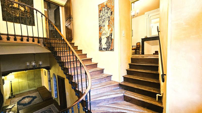 Maison - 580 m² - 16 pièces