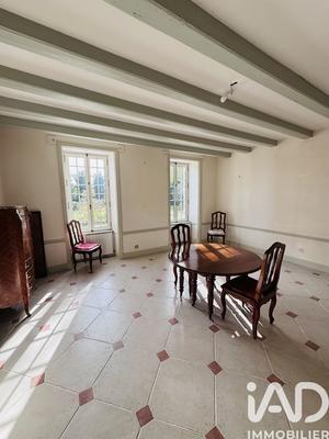 Maison - 252 m² - 7 pièces