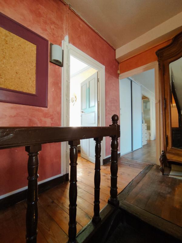 Maison - 254 m² - 10 pièces