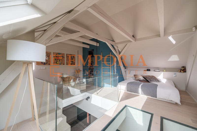 Loft - 122 m² - 3 pièces