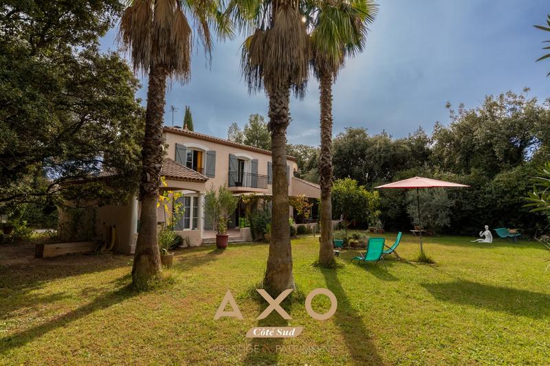 Propriété - 164 m² - 6 pièces