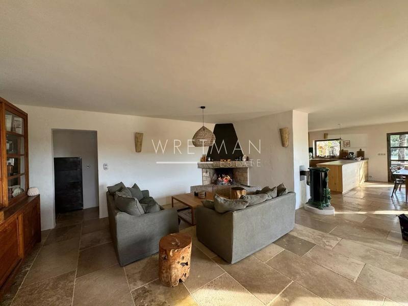 Villa - 200 m² - 5 pièces