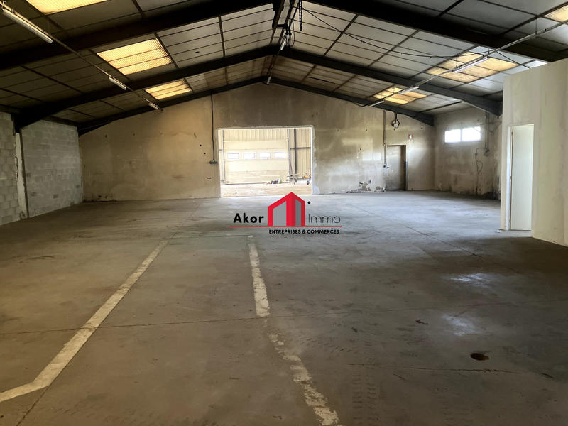 Entrepôt - 440 m²