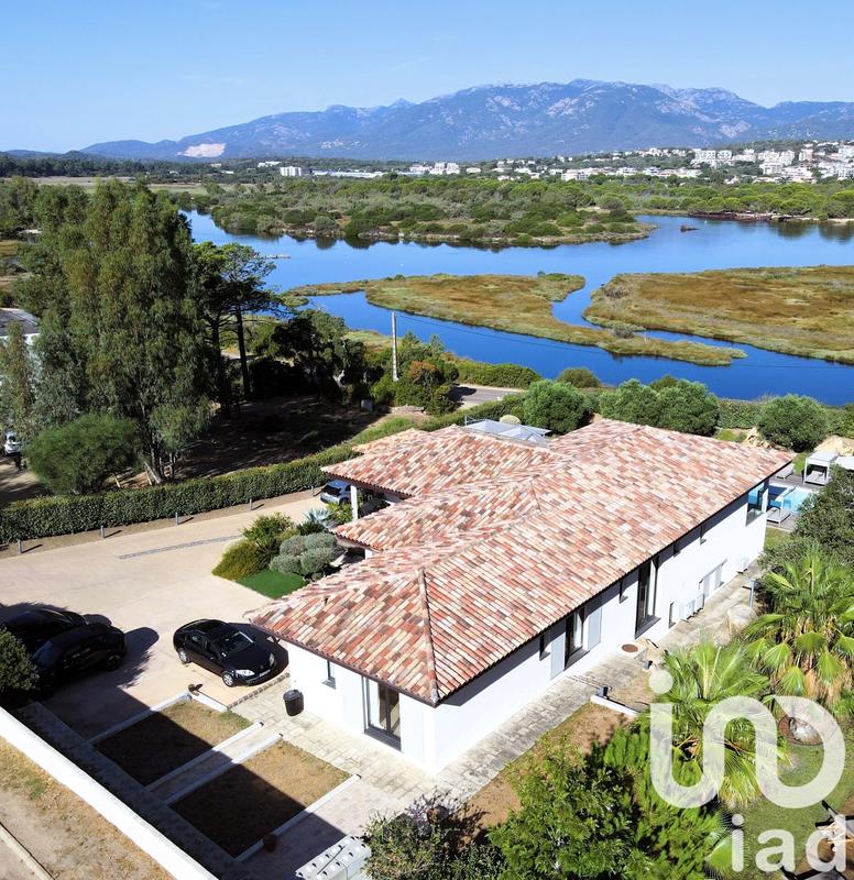 Maison - 243 m² - 5 pièces