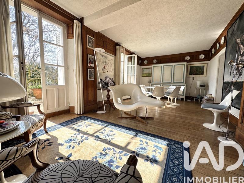 Maison - 352 m² - 10 pièces