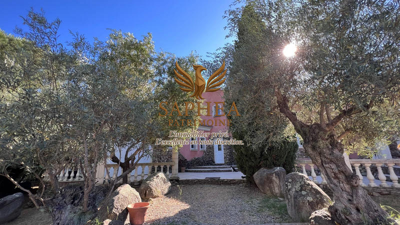 Maison - 550 m² - 12 pièces