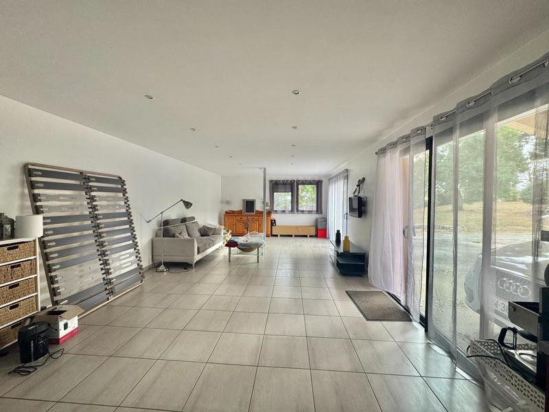 Maison - 249 m² - 11 pièces