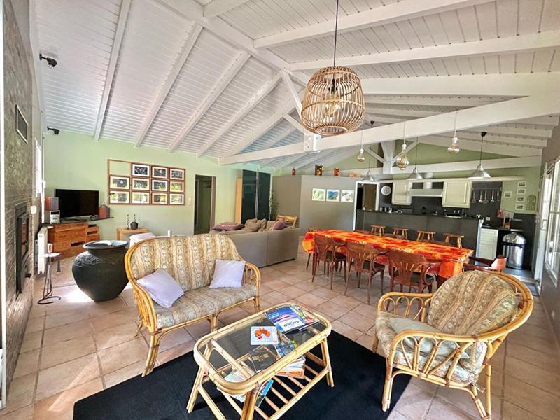 Maison - 240 m² - 11 pièces