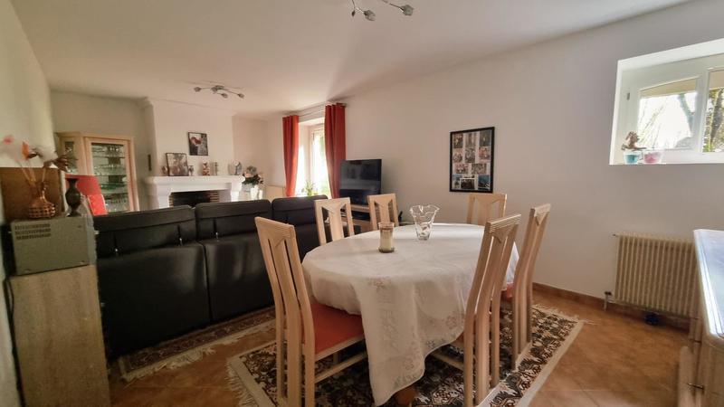 Maison - 247 m² - 7 pièces