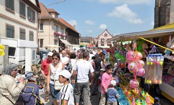 Marché aux puces - fête du village