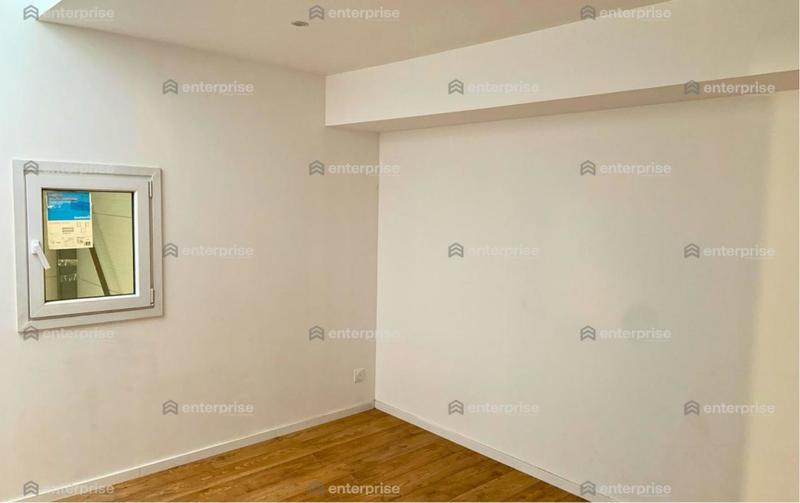 Local d'activité / Entrepôt - 220 m²