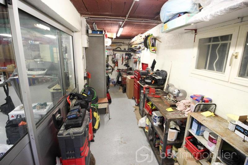 Demeure - 172 m² - 9 pièces