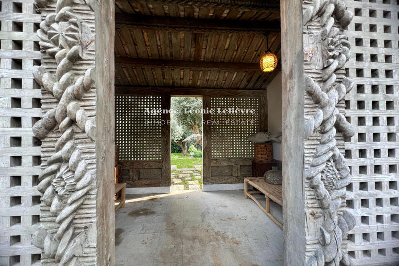 Maison - 273 m² - 9 pièces