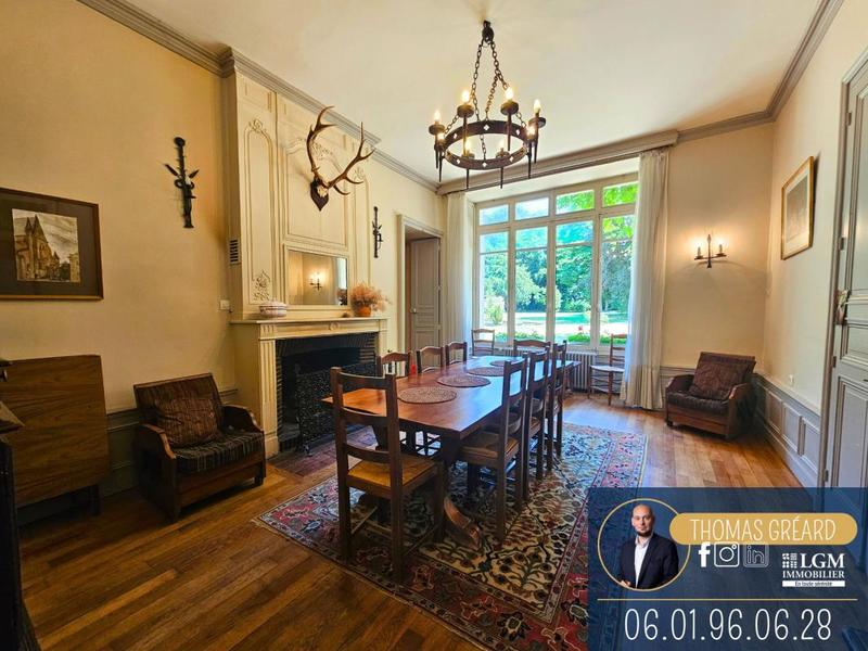 Propriété - 500 m² - 18 pièces