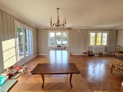 Maison - 149 m² - 6 pièces